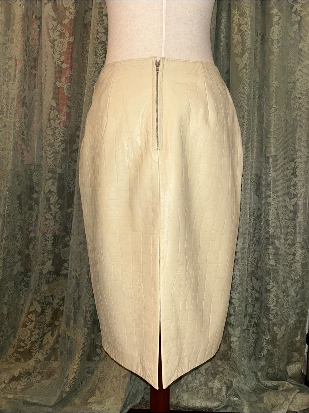 Wilson’s Leather Cream Croc-Embossed Leather Midi Skirt